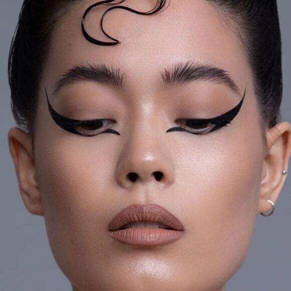 Natasha Denona Macro BladeLiquod Liner - Picture 5 of 10